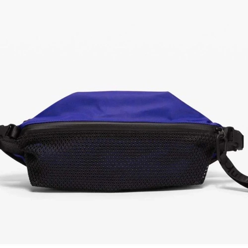 RARE Lululemon All Hours Belt Bag SeaWheeze Lazurite / Black NWT‎